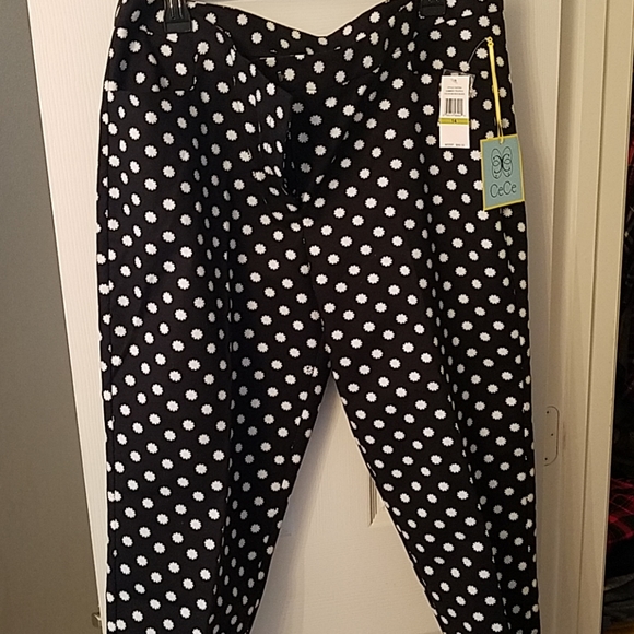 Ankle length daisies pants - Picture 1 of 6